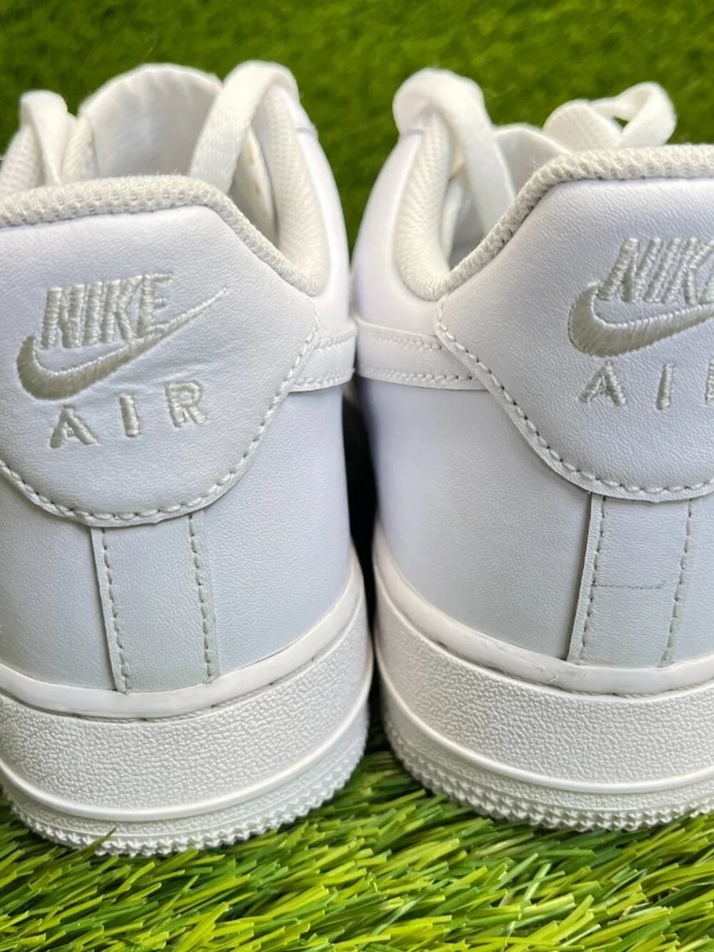 Nike Air Force 1 Low '07 Mens Size 8.5 White Athletic Lifestyle Shoes Sneakers - Picture 8 of 12